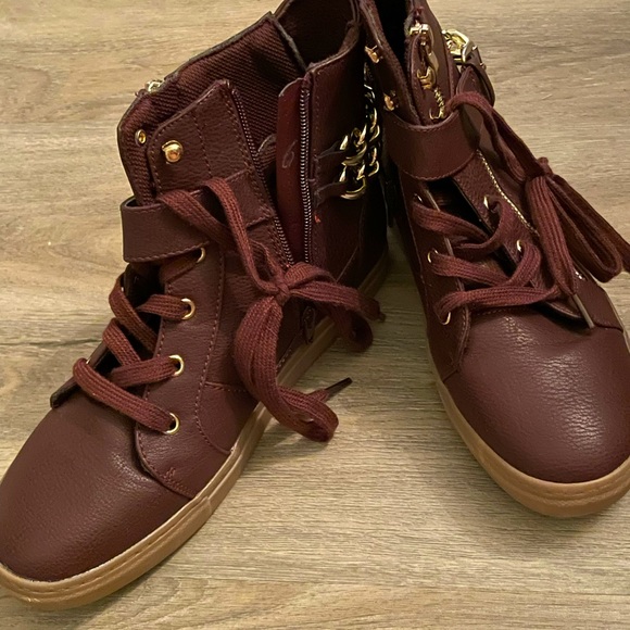 Funky hi-top sneakers - Picture 2 of 3